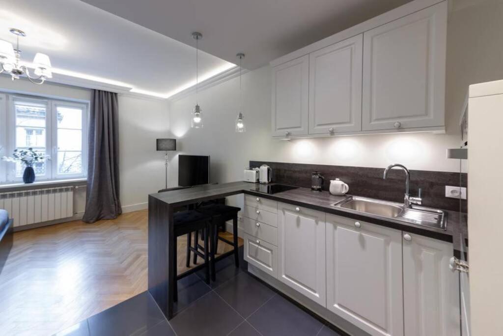 Apartamenty-Mi Crystal Warsaw Luaran gambar
