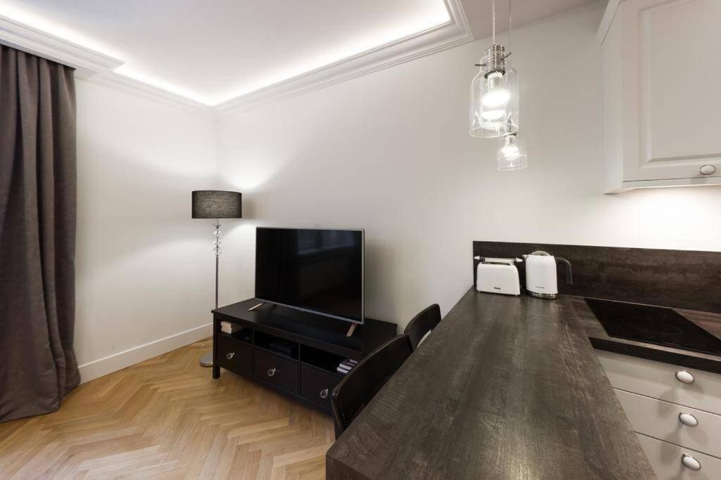 Apartamenty-Mi Crystal Warsaw Luaran gambar