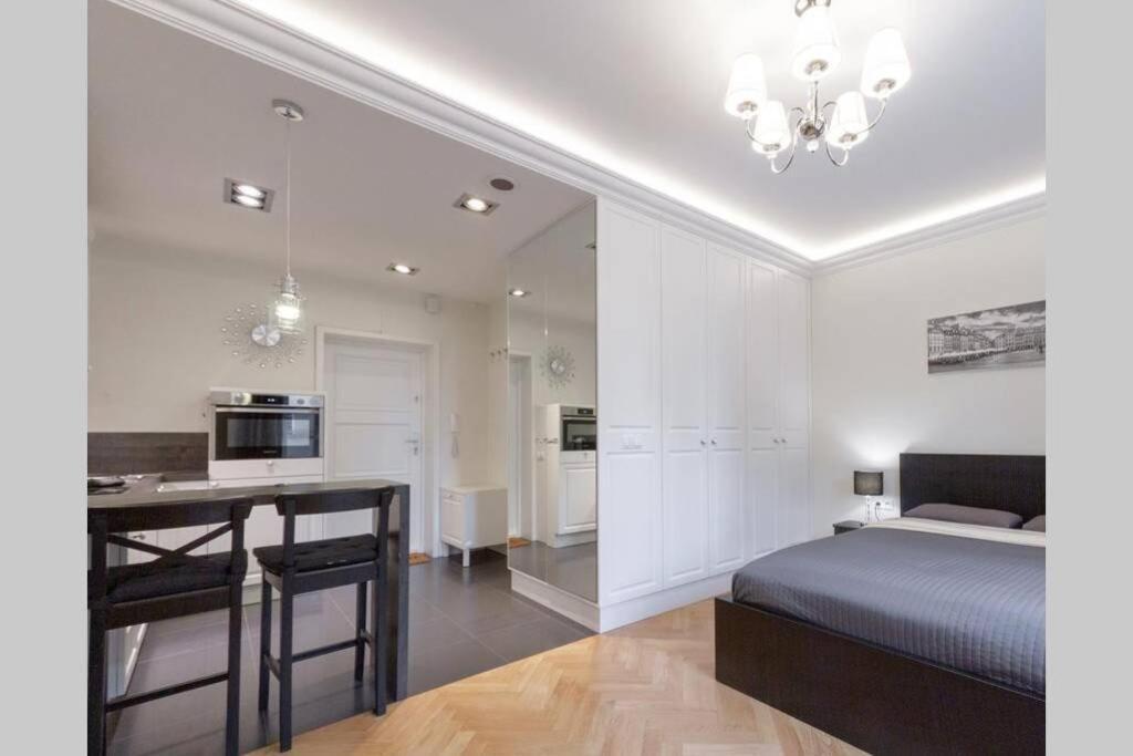Apartamenty-Mi Crystal Warsaw Luaran gambar